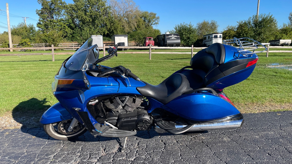 2016 Victory Motorcycles Vision BLUE FIRE GLOSS BASE in Marengo, IL