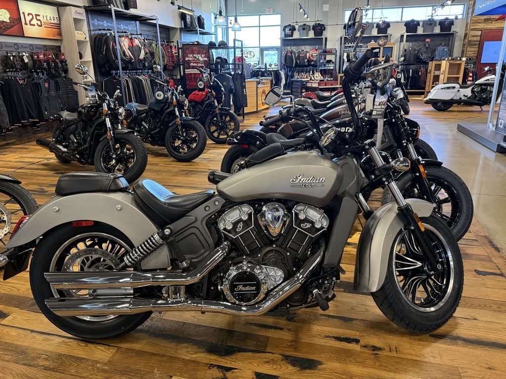 2016 Indian Motorcycle® Scout® Silver Smoke BASE in North Canton, OH