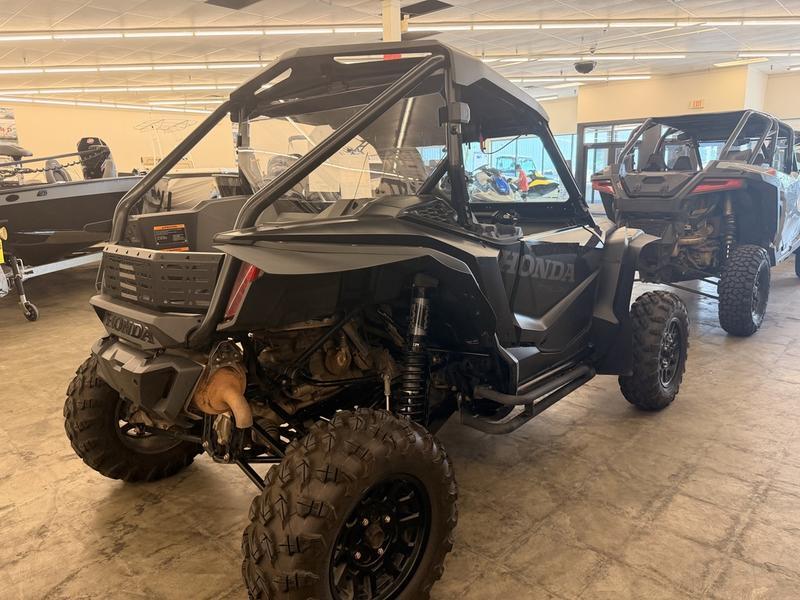 2022 Honda Talon 1000R Fox Live Valve in red wing MN