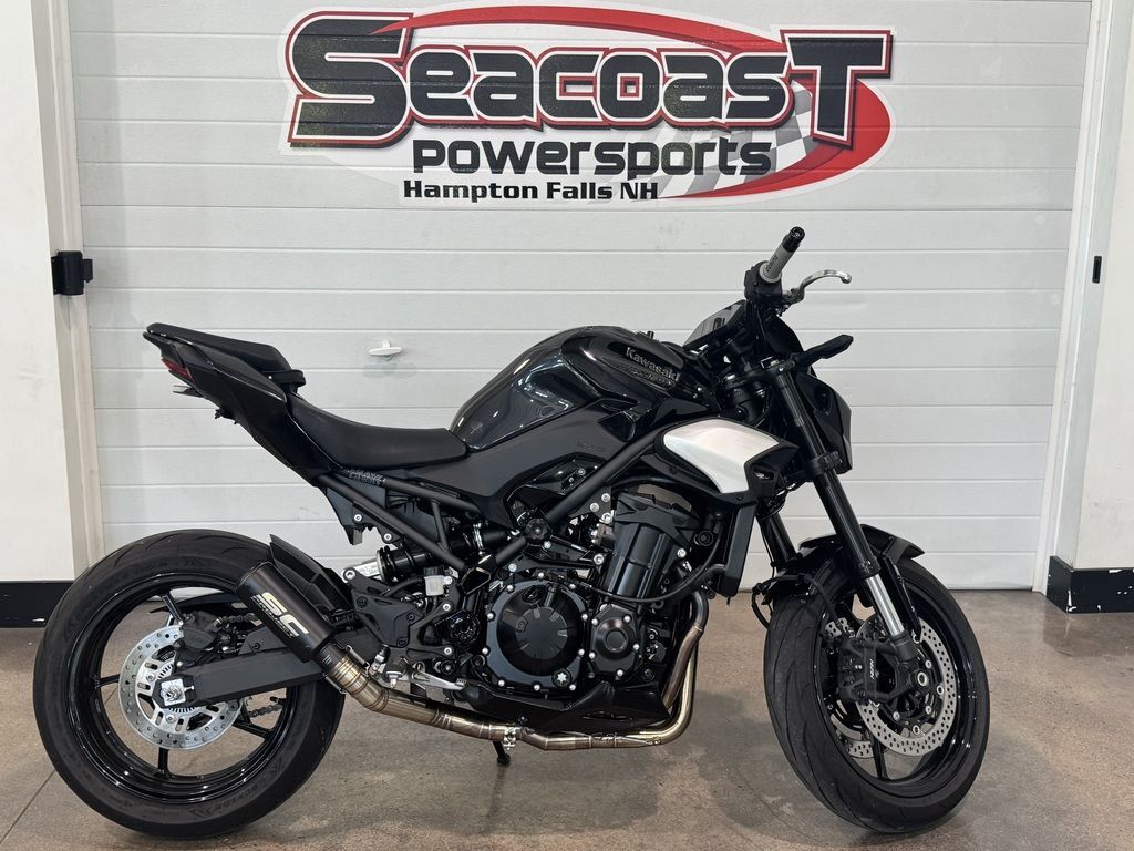 2025 Kawasaki Z900 ABS Metallic Spark Black/Metallic Carbon Gray ABS in Hampton Falls, NH