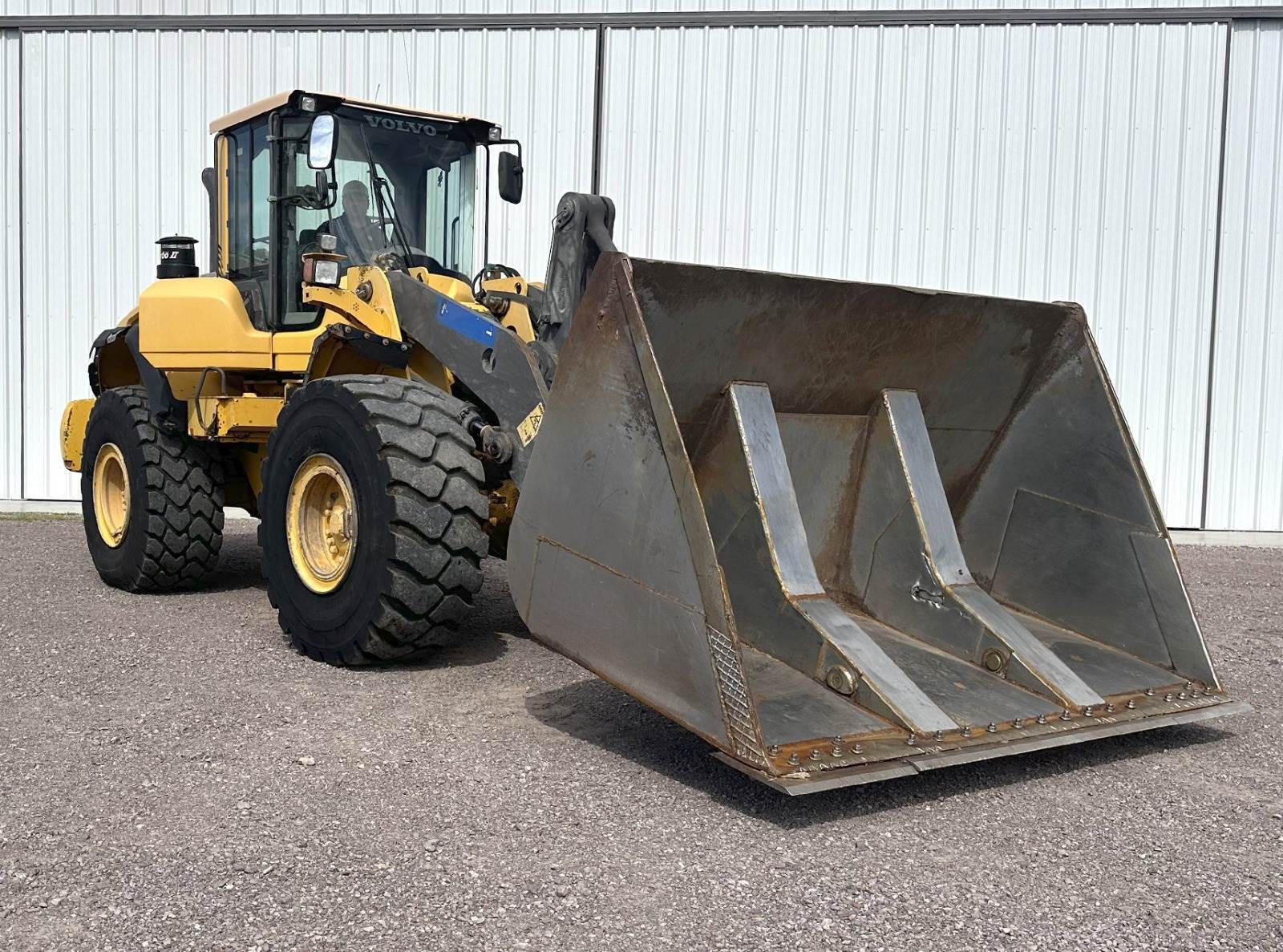 2012 Volvo L120G in Austin, TX
