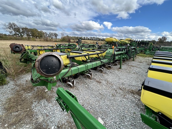 2007 John Deere 1720 in Alamo, TN