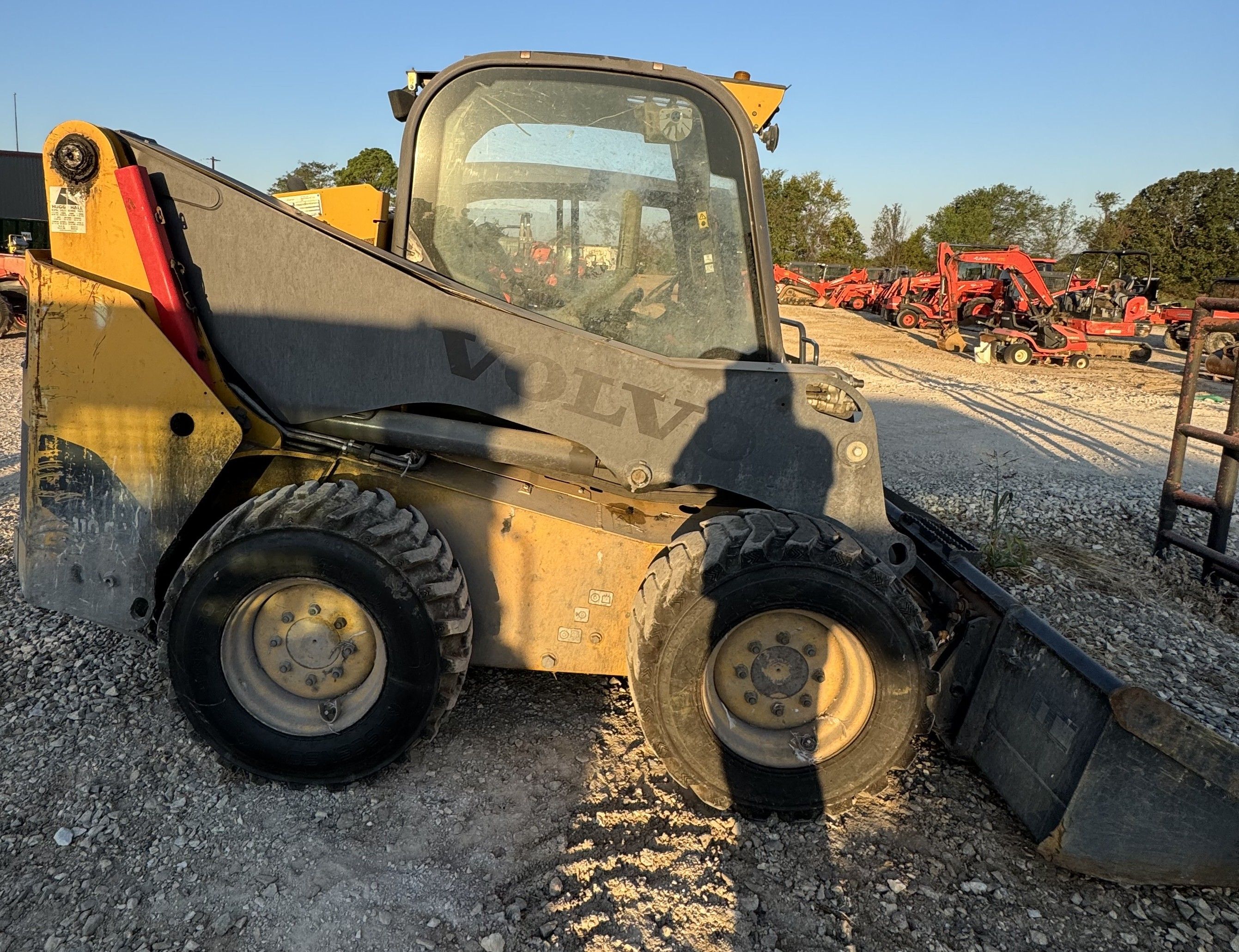 2013 VOLVO MC110C in Springdale, AR