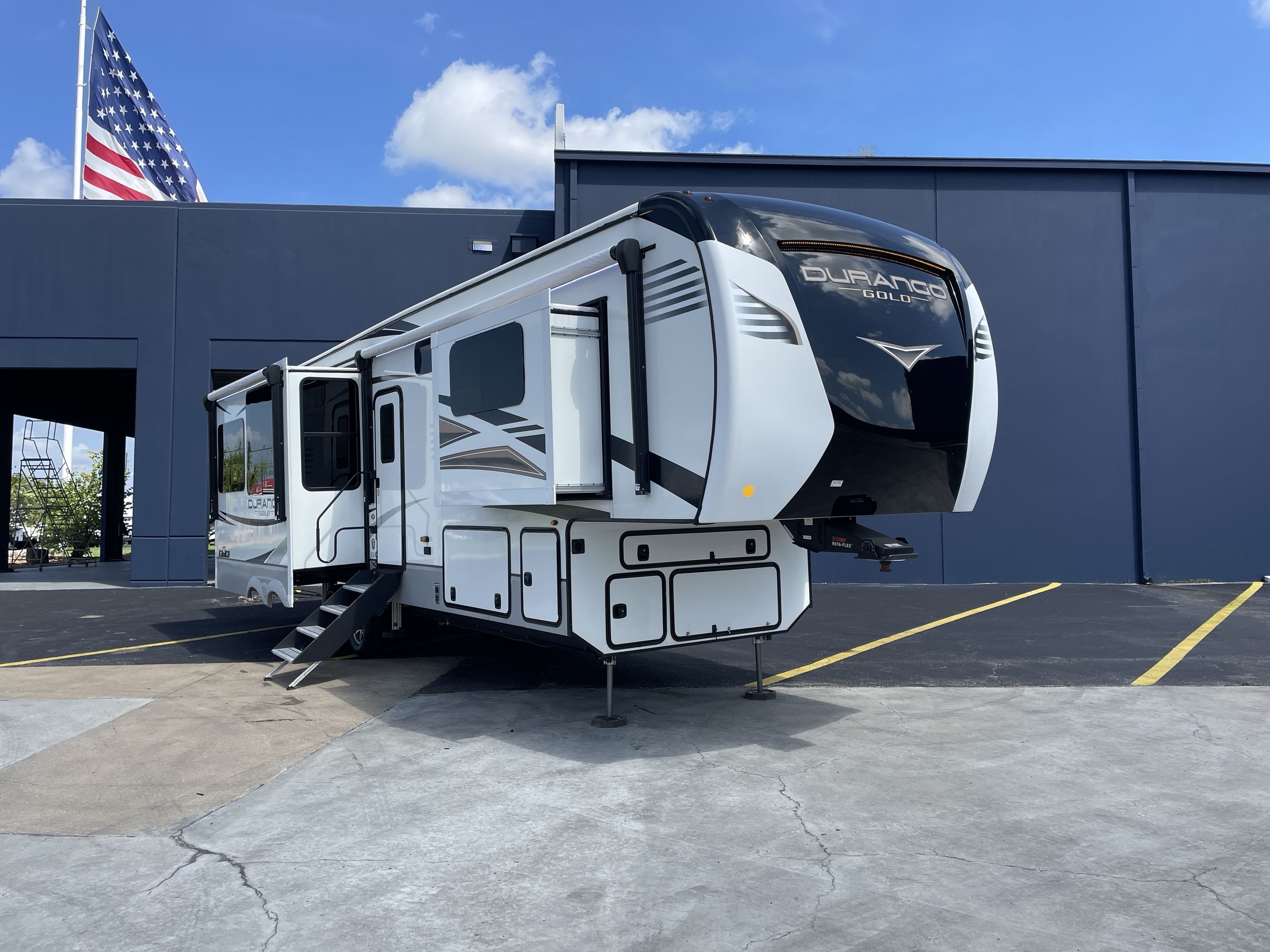 2022 K-Z Rv DURANGO GOLD 356RLQ RV