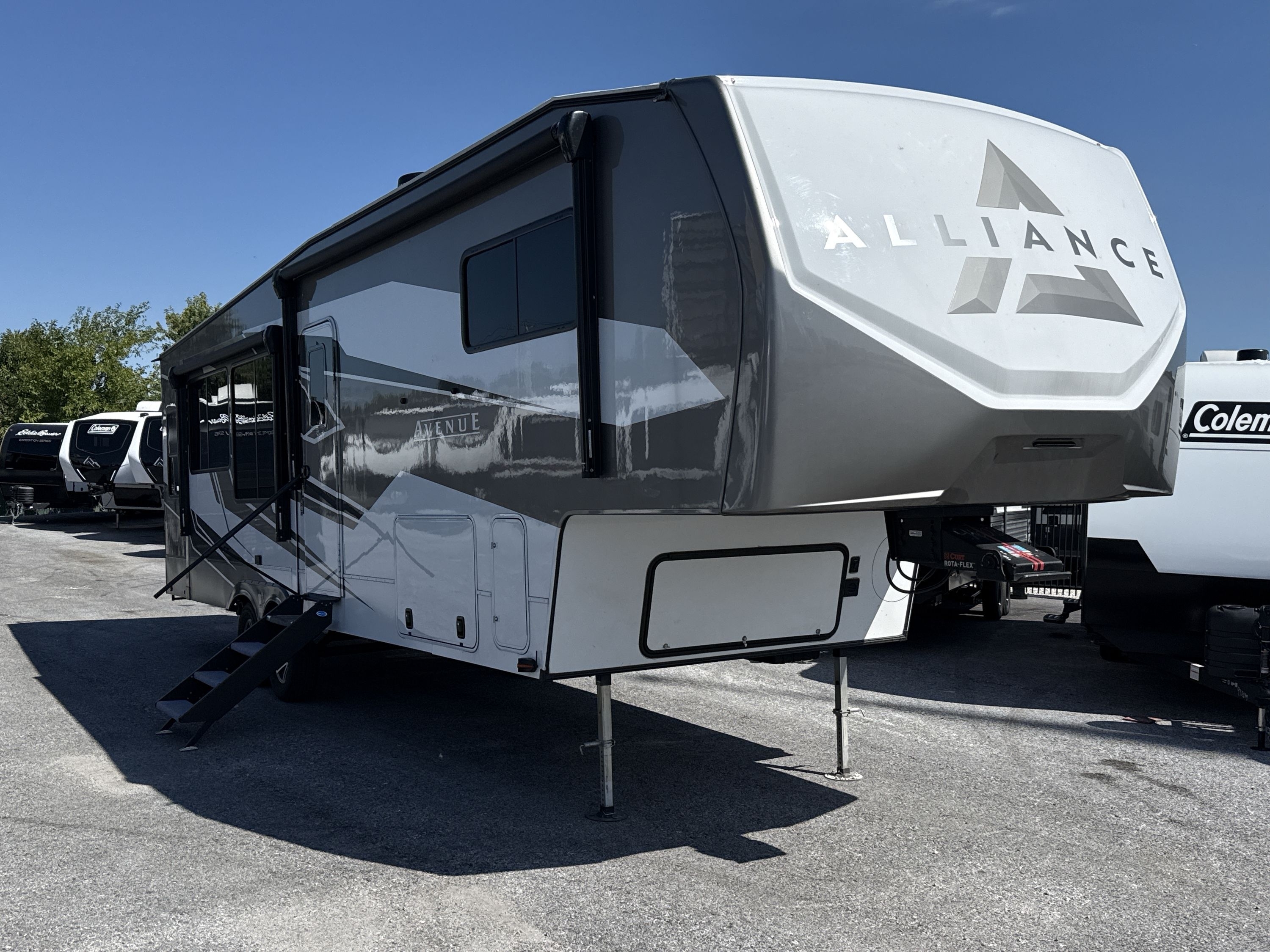 2025 Alliance AVENUE 32RLS RV
