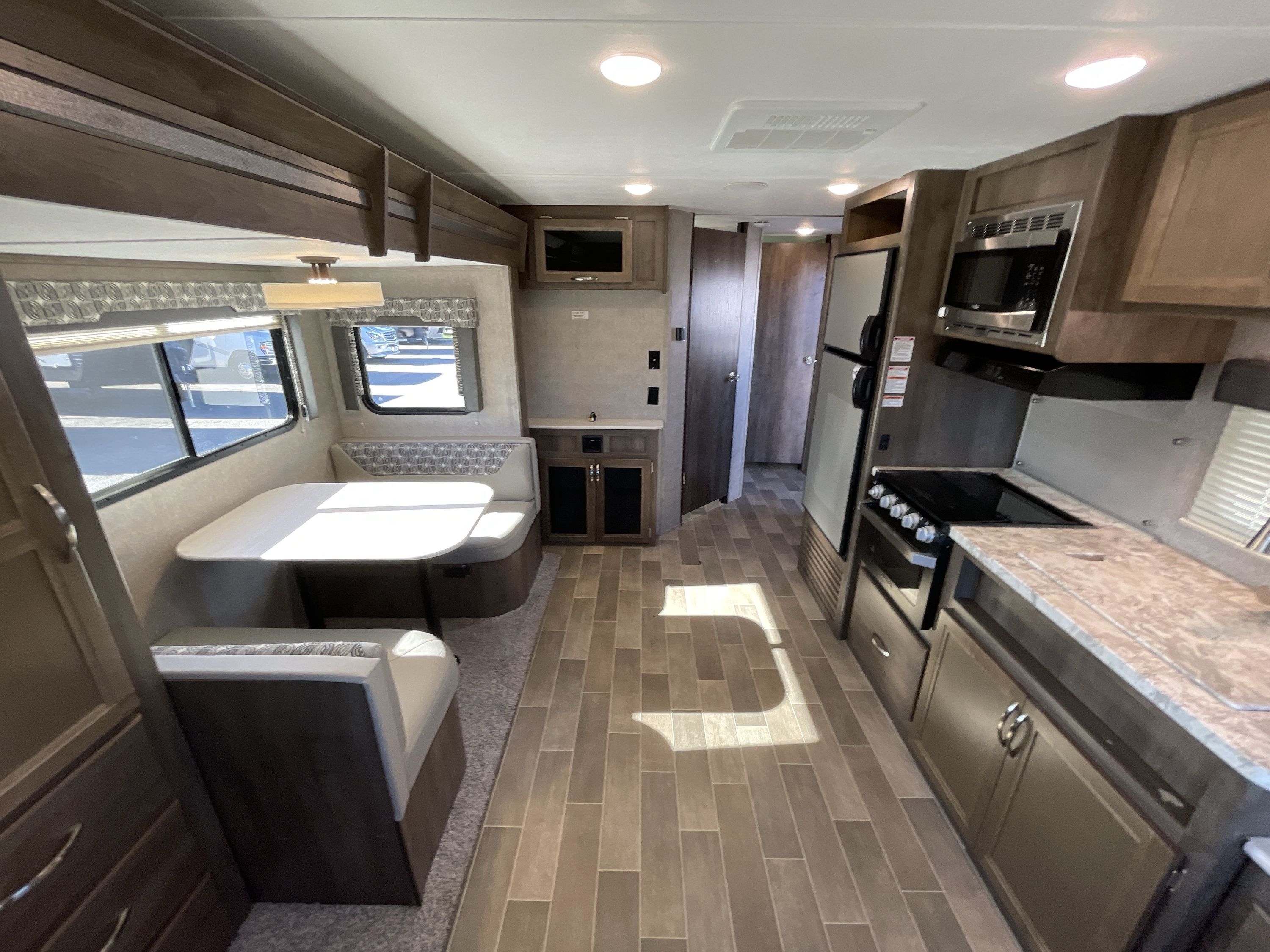 2020 Coleman COLEMAN LIGHT 2515RL in roanoke VA
