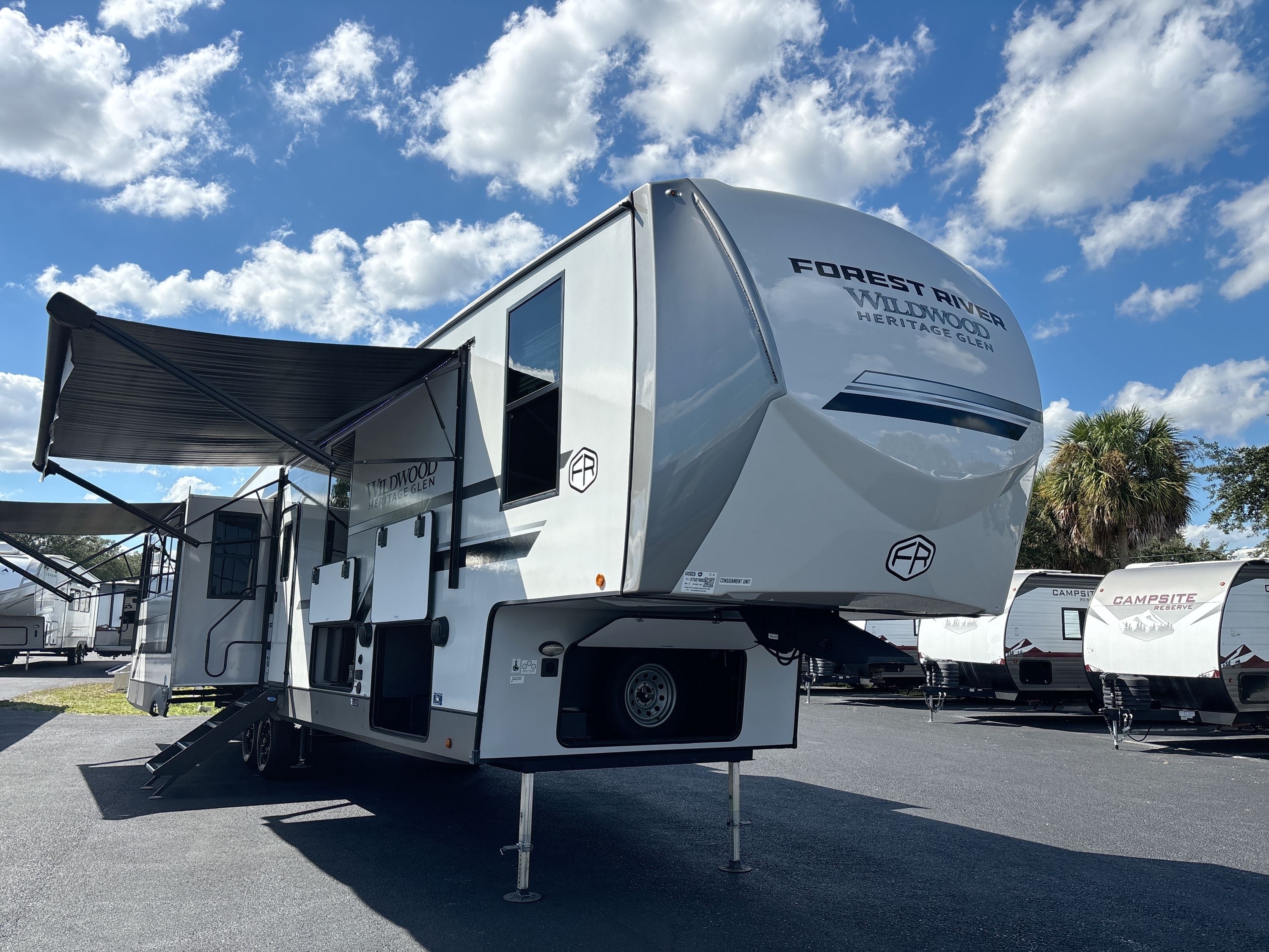 2025 Forest River WILDWOOD HERITAGE GLEN 369BL RV