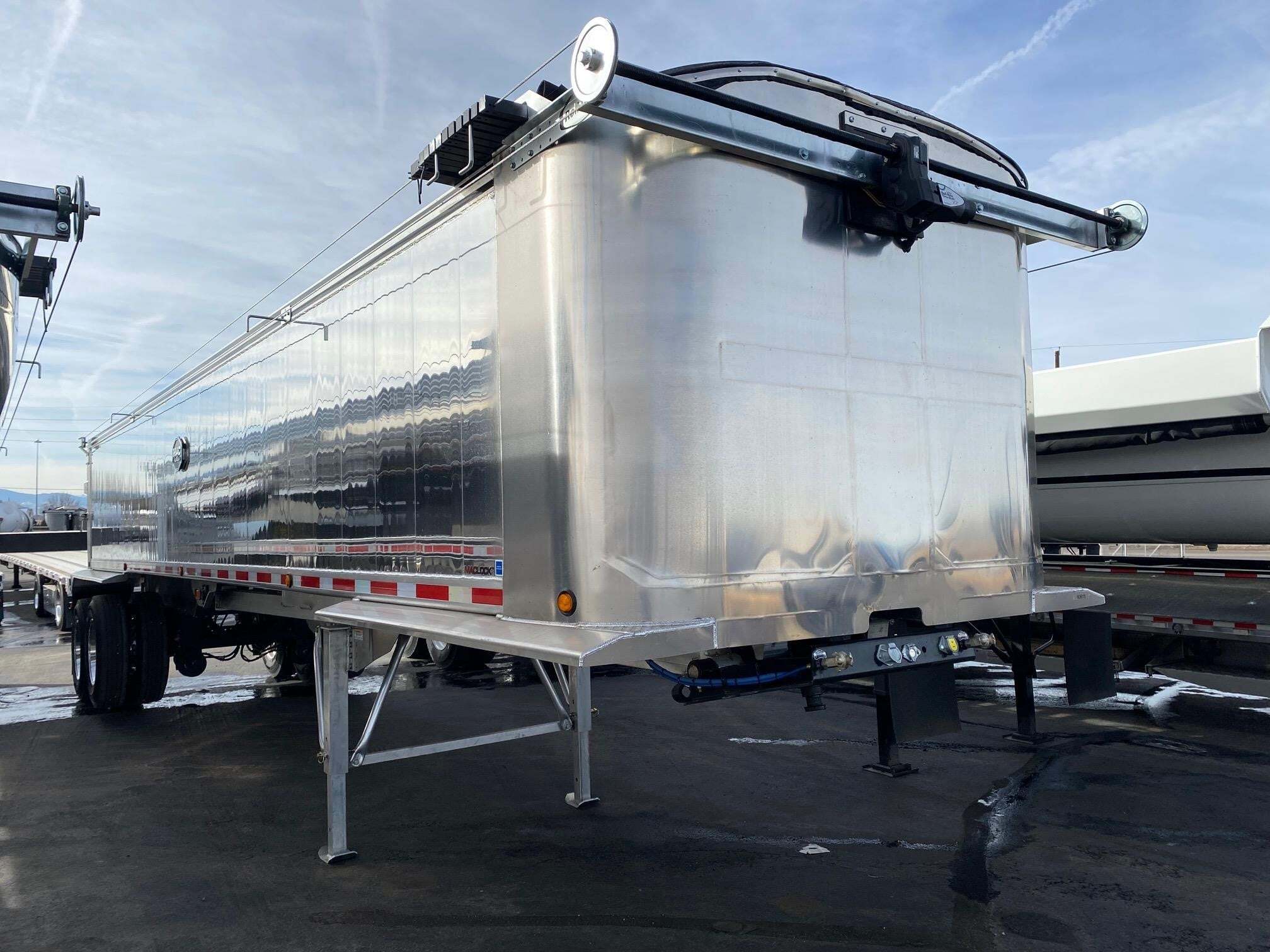 2027 MAC TRAILER MFG 35' MAC WESTERN LIGHTWEIGHT ALUMINUM END DUMP, FRA in Henderson, CO