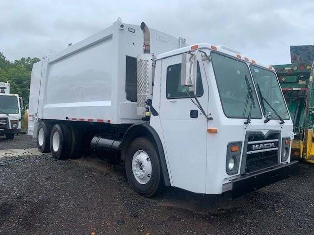 2009 MACK LEU613 in Bealeton, VA