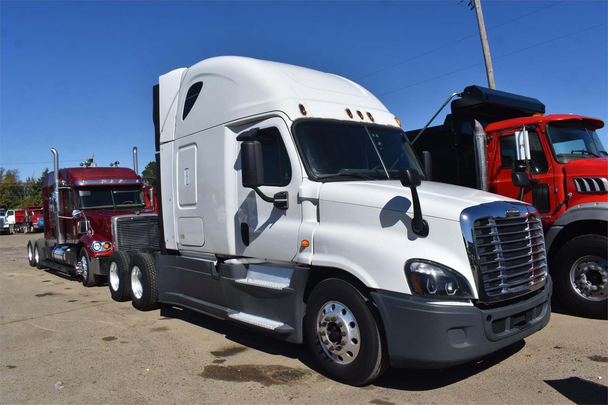 2014 FREIGHTLINER CASCADIA 125 in Covington, TN
