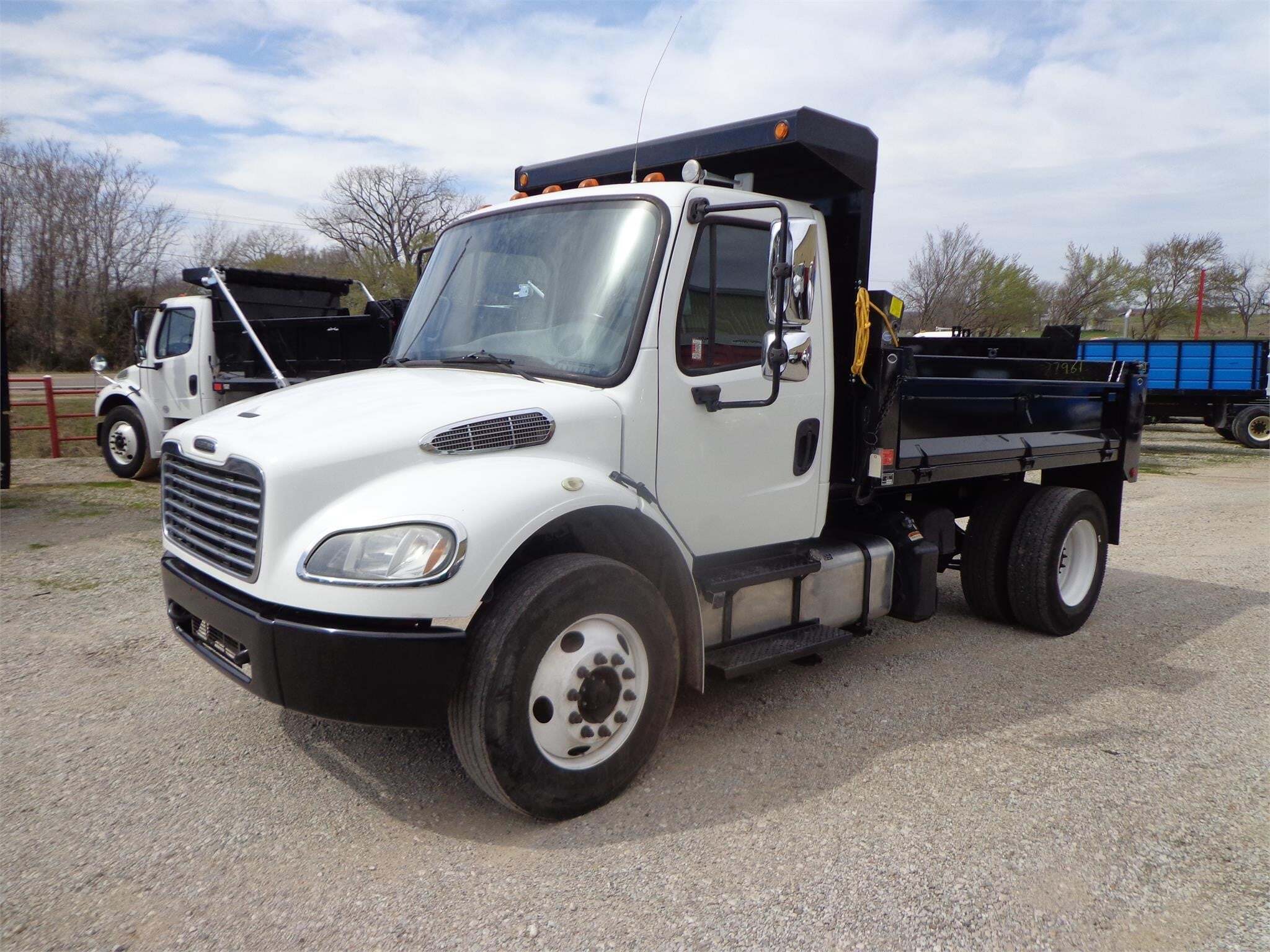 2014 FREIGHTLINER BUSINESS CLASS M2 106 in Shawnee, OK