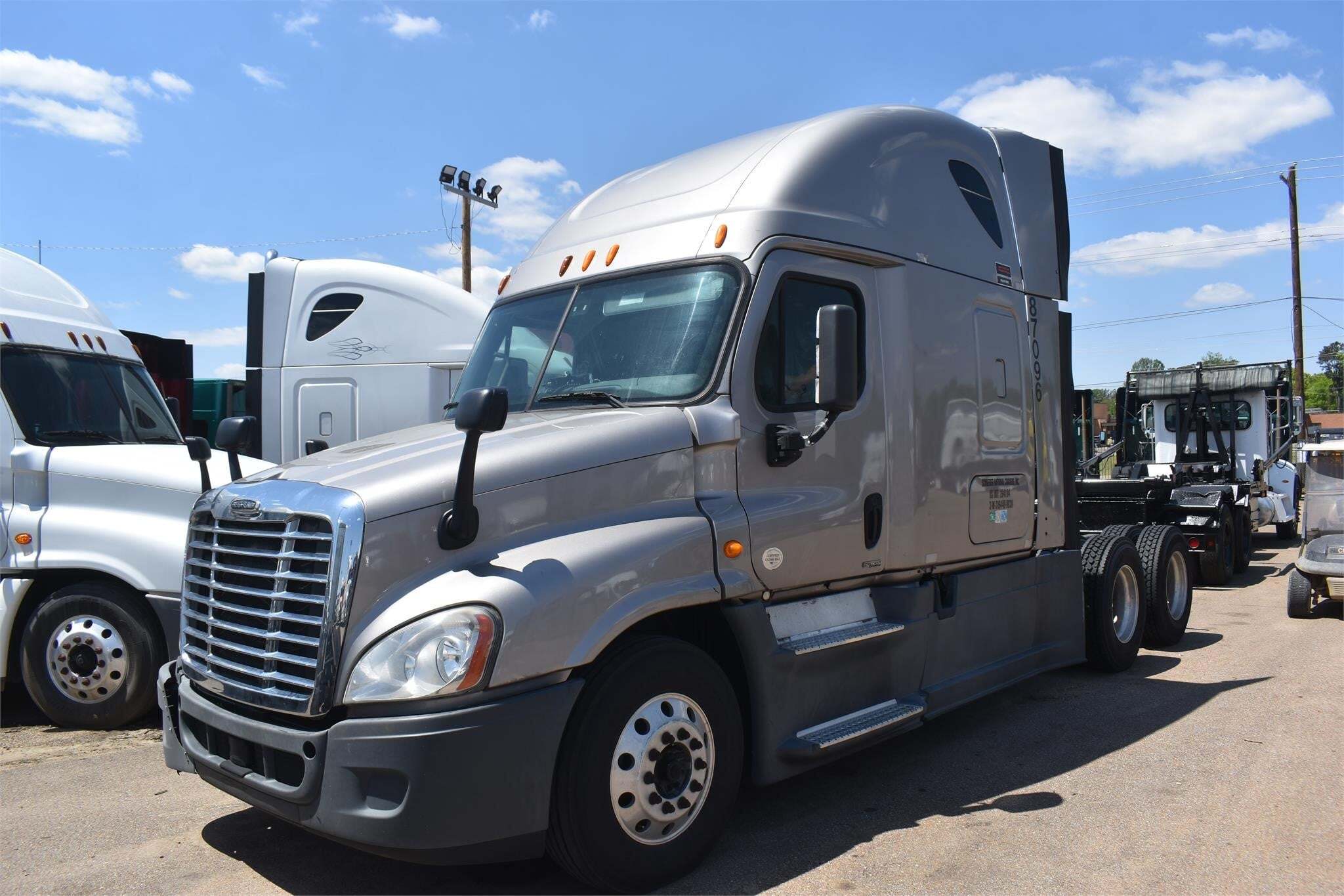 2014 FREIGHTLINER CASCADIA 125 in Covington, TN