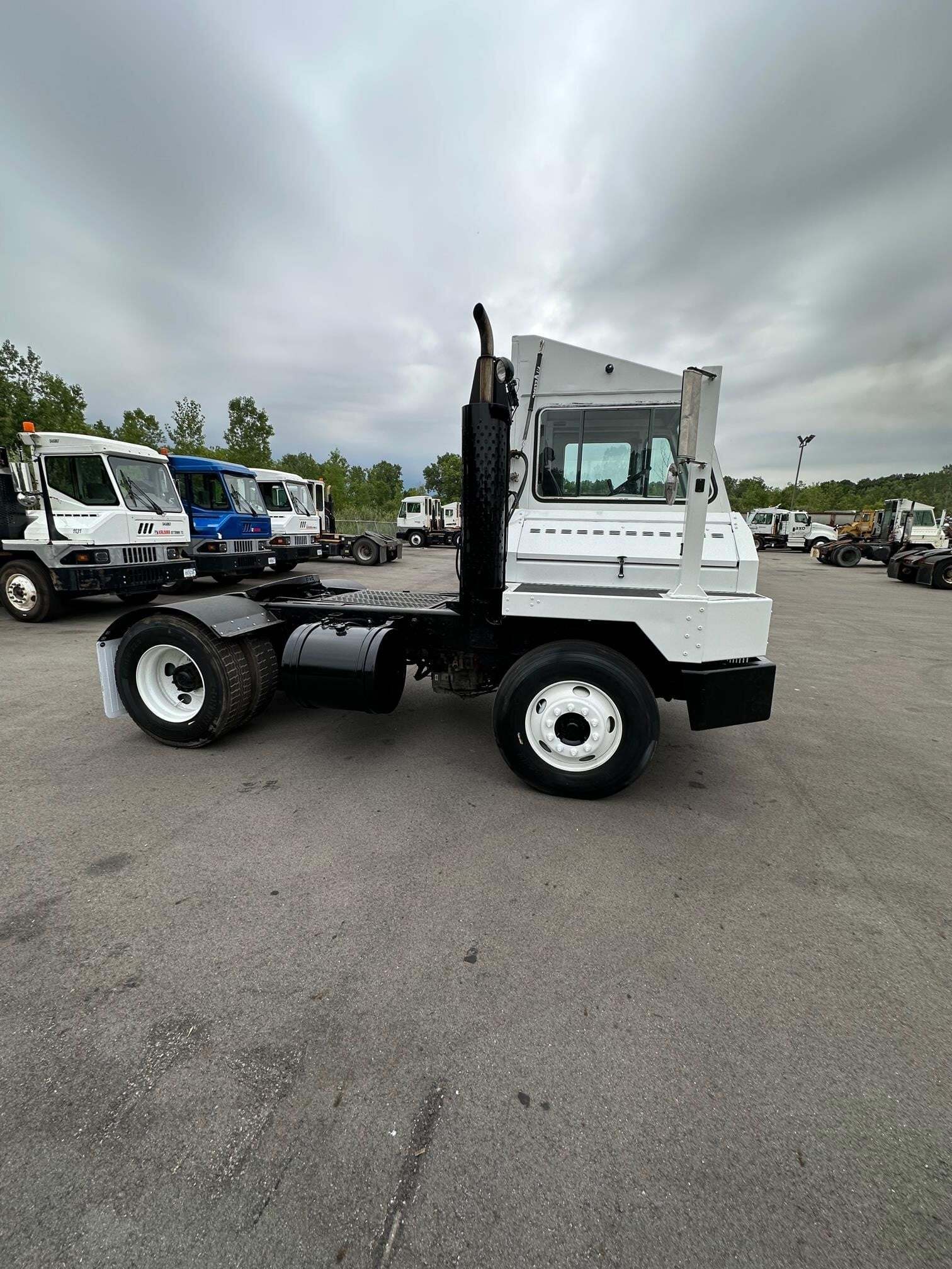 2013 KALMAR OTTAWA 4x2 OFF-ROAD in Taylor, MI