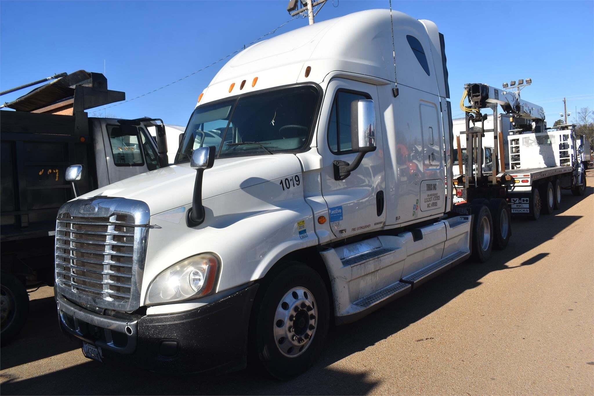 2011 FREIGHTLINER CASCADIA 125 in Covington, TN