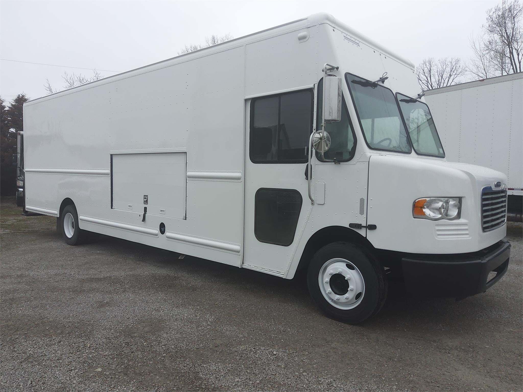 2016 FREIGHTLINER MT55 in Fort Wayne, IN