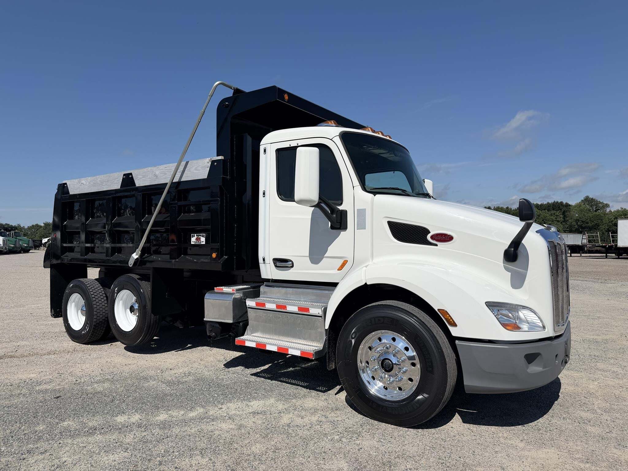 2022 PETERBILT 579 in Chatham, VA