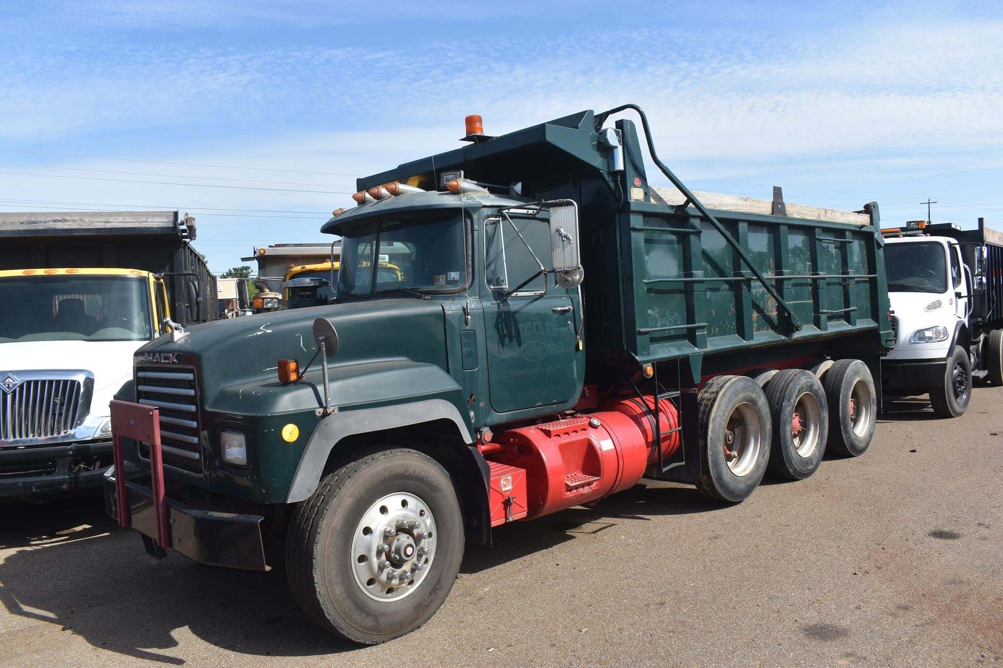 1997 MACK 600 in Covington, TN