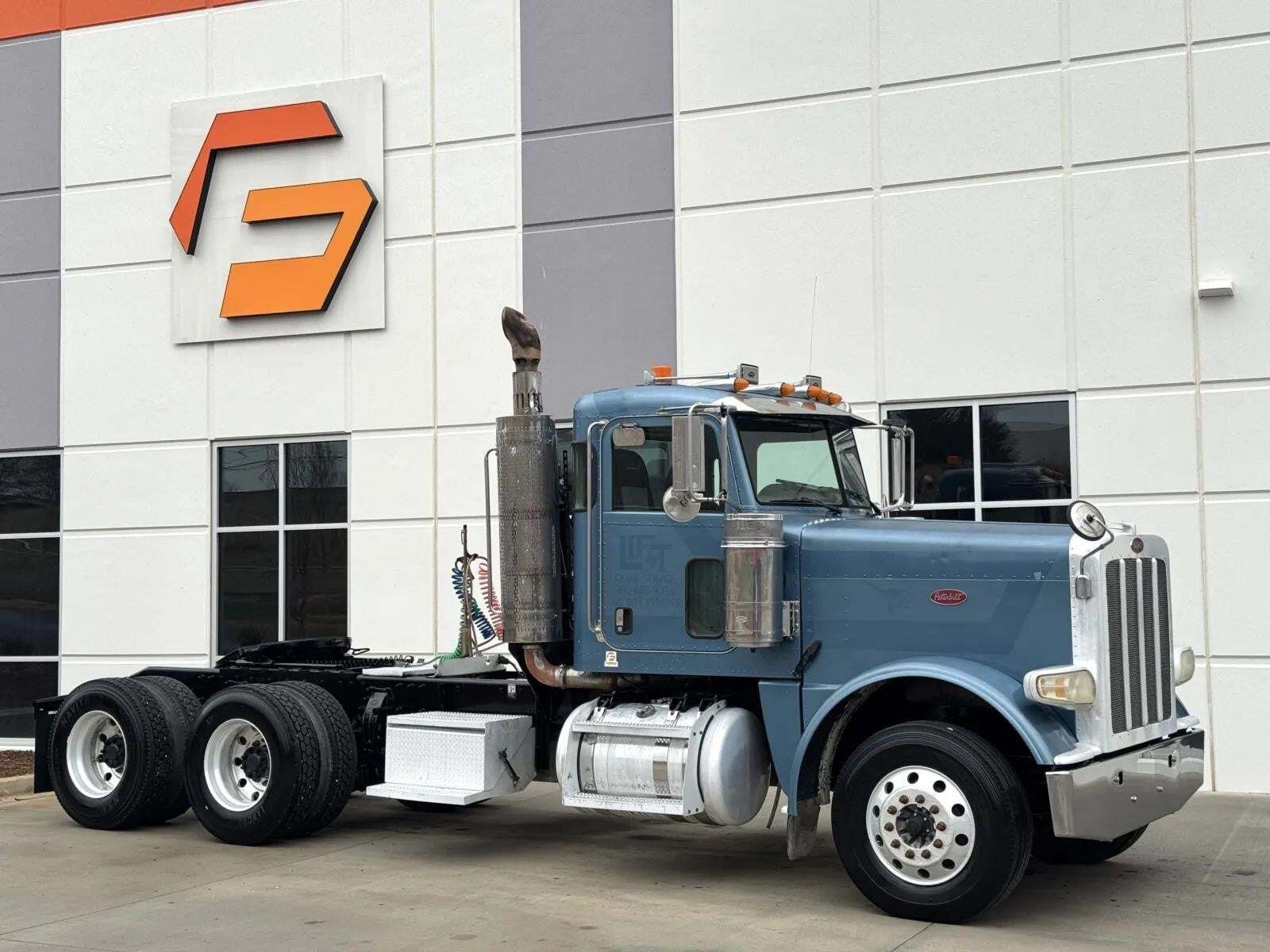 2009 PETERBILT 388 in Greer, SC