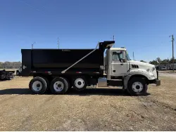 2015 MACK GRANITE GU813