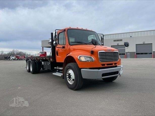 2017 FREIGHTLINER BUSINESS CLASS M2 106 in Chatham, VA