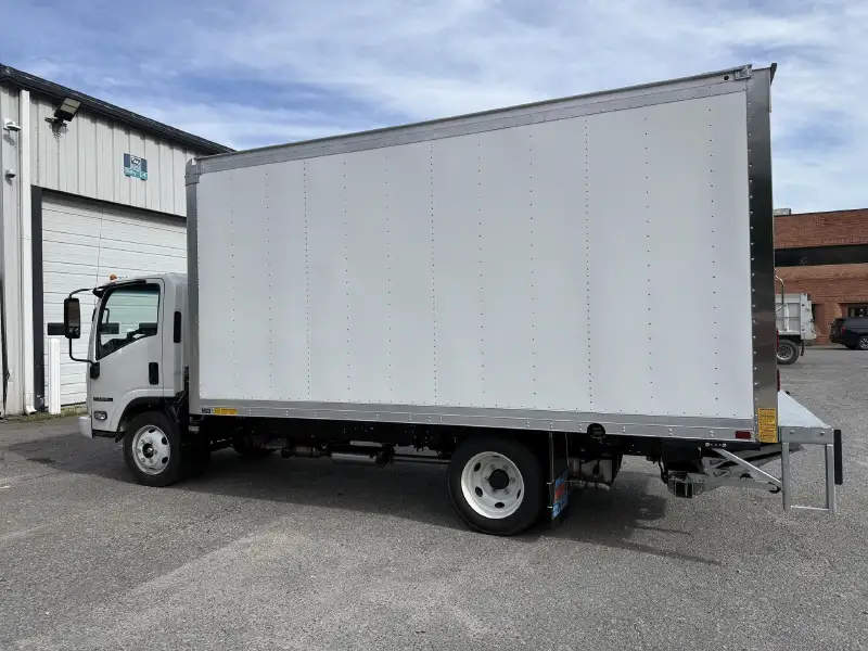 2026 ISUZU NPR HD