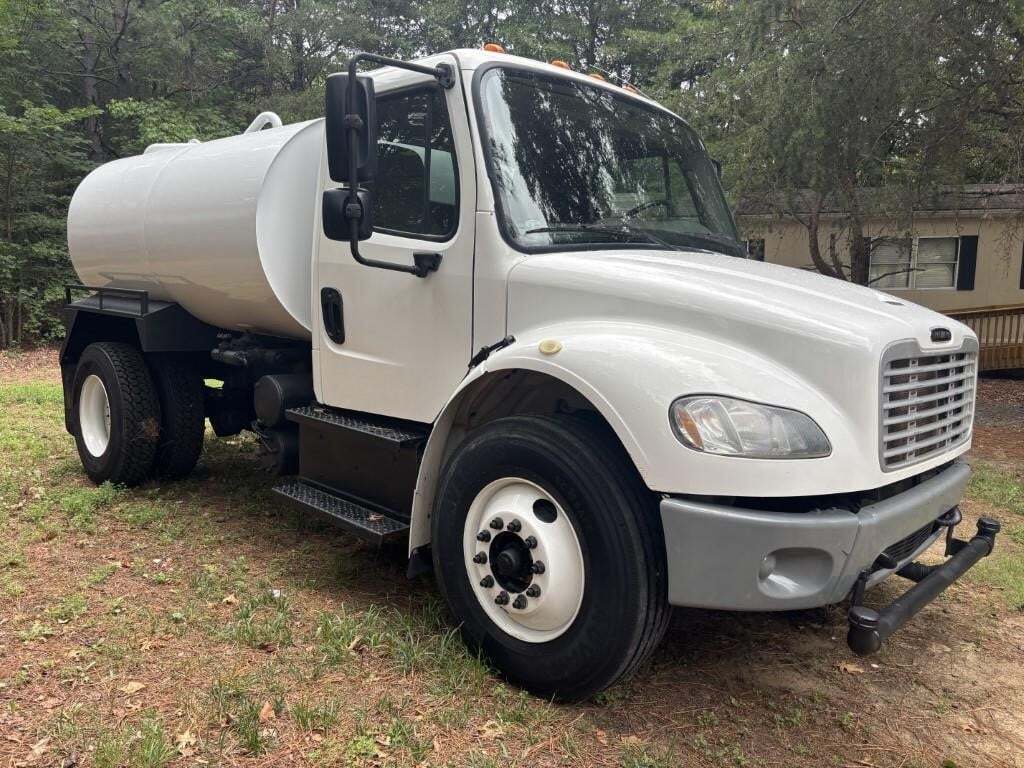 2019 FREIGHTLINER BUSINESS CLASS M2 106 in Ringgold, VA