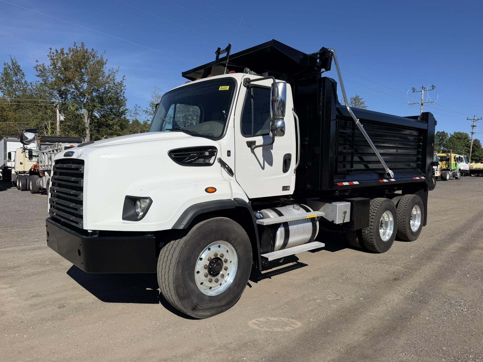 2016 FREIGHTLINER 114 SD in Seabrook, NH