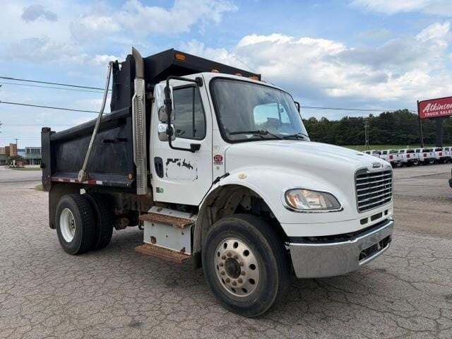 2016 FREIGHTLINER BUSINESS CLASS M2 106 in Chatham, VA