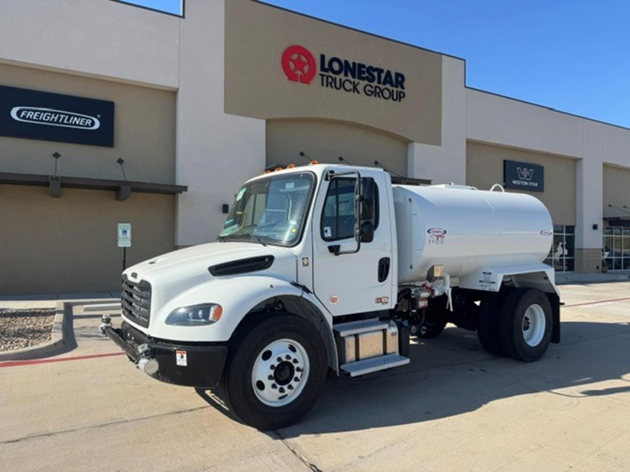 2027 FREIGHTLINER BUSINESS CLASS M2 106 in Wichita Falls, TX