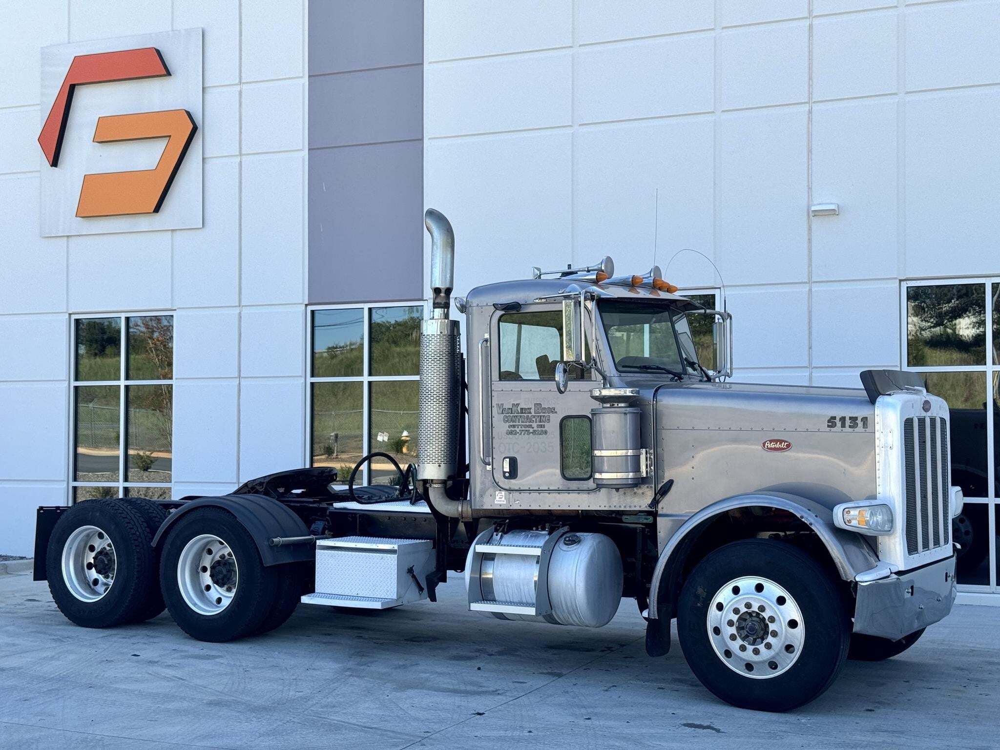 2011 PETERBILT 388 in Greer, SC