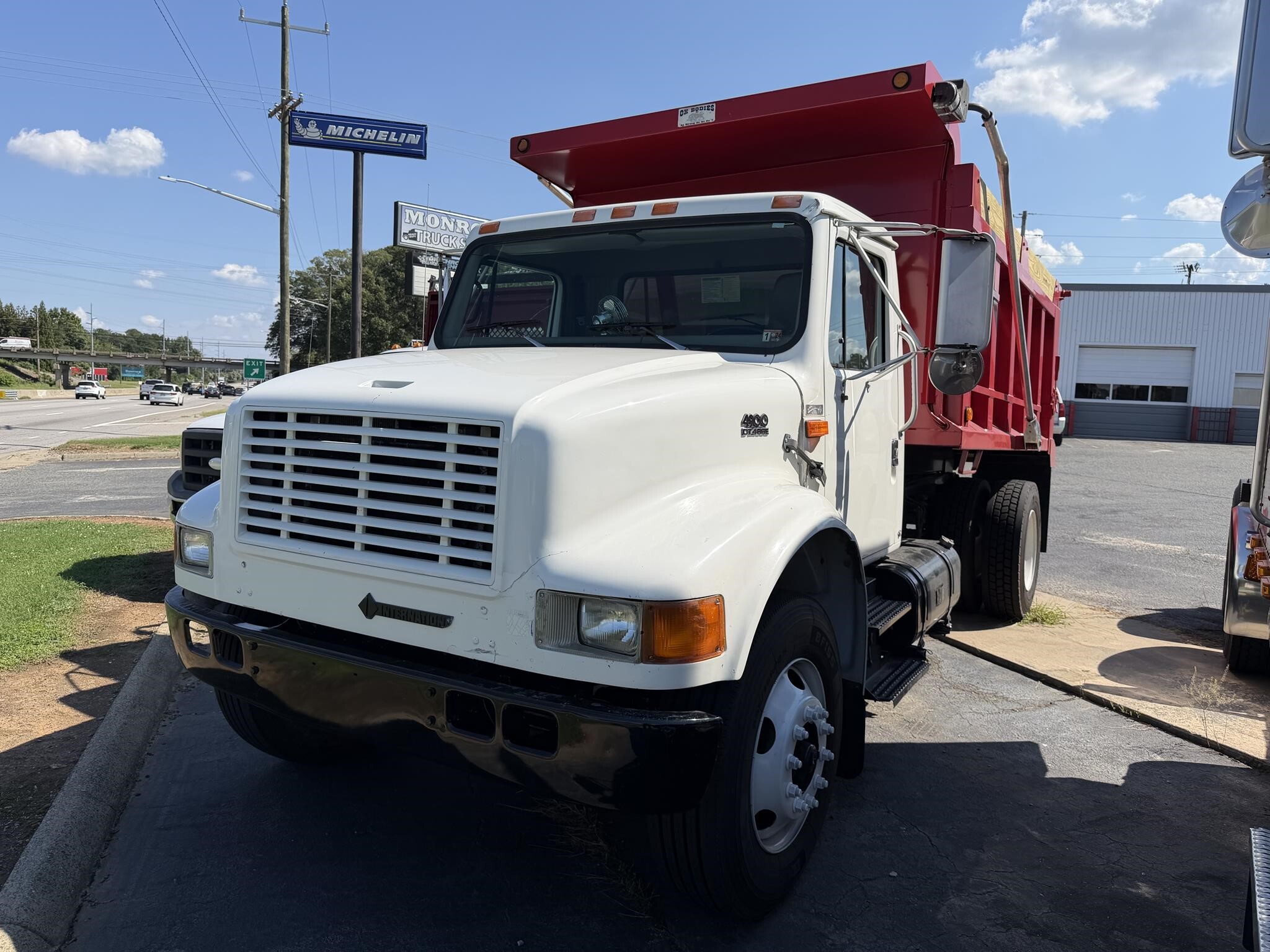 2000 INTERNATIONAL 4900 in Monroe, NC