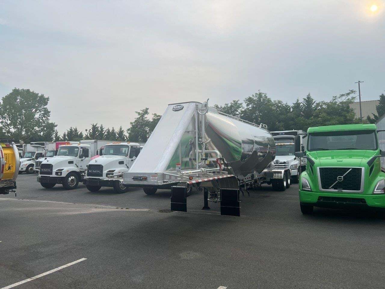 2027 MAC TRAILER MFG in Medford, NY
