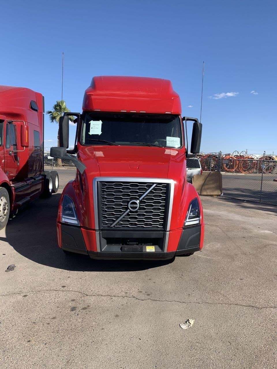2021 VOLVO VNL64T760 in Detroit, MI