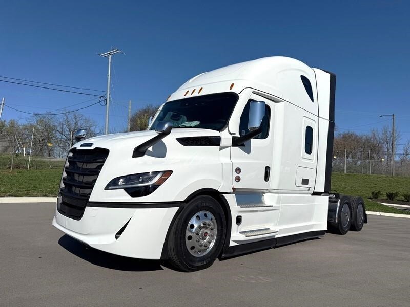 2027 FREIGHTLINER CASCADIA 126 in Nashville, TN