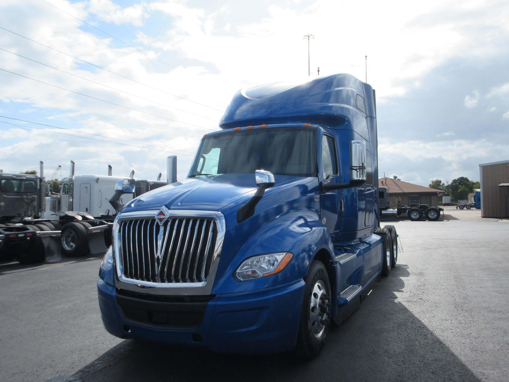 2021 INTERNATIONAL LT in Channelview, TX
