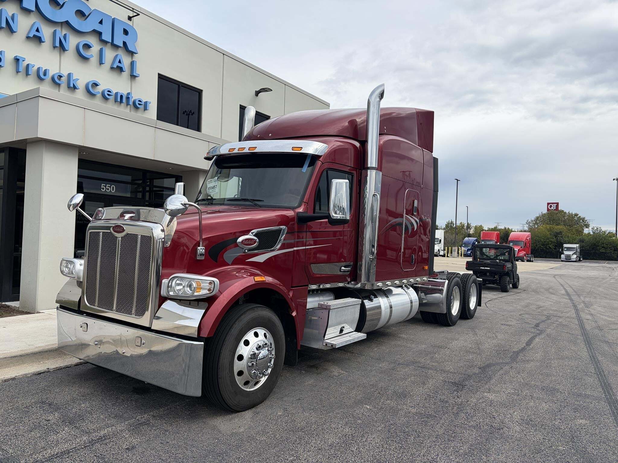 2023 PETERBILT 567 in Minooka, IL