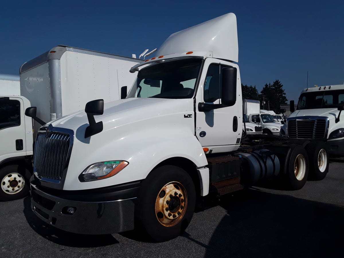 2019 INTERNATIONAL LT625 DAYCAB T/A in Allentown, PA