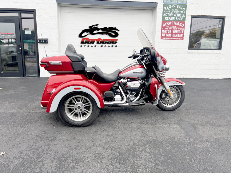 2019 Harley-Davidson Tri Glide Ultra FLHTCUTG ULTRA CLASSIC in Rochester, NY