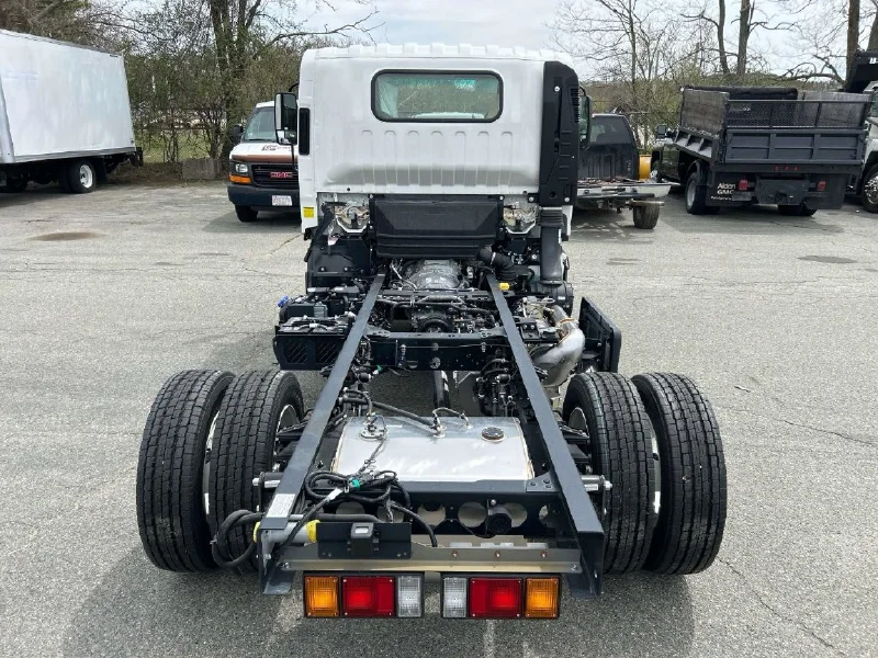 2025 ISUZU NRR