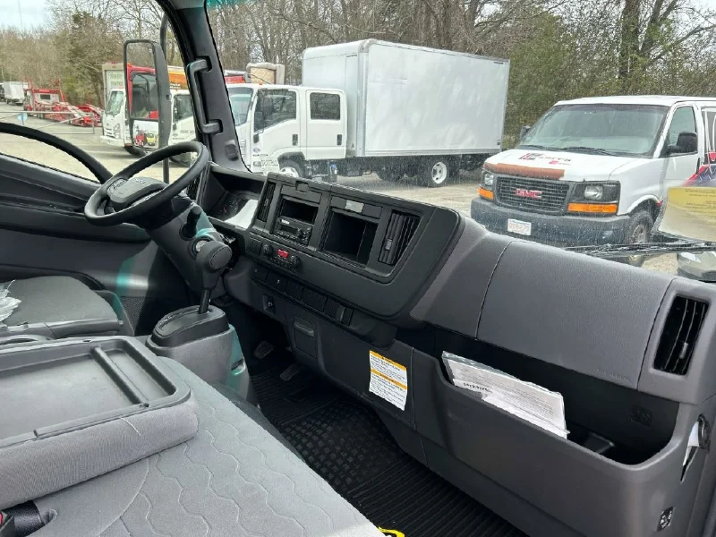 2025 ISUZU NRR