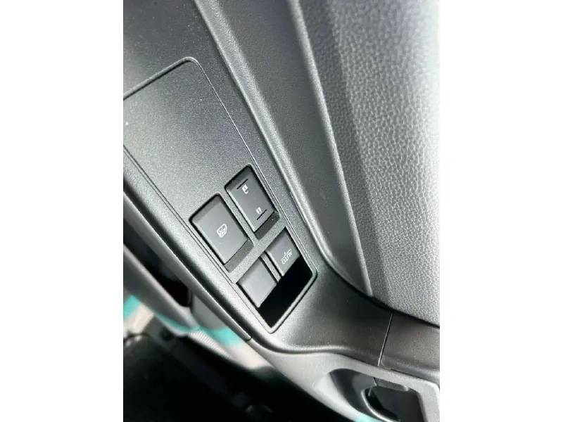 2025 ISUZU NRR