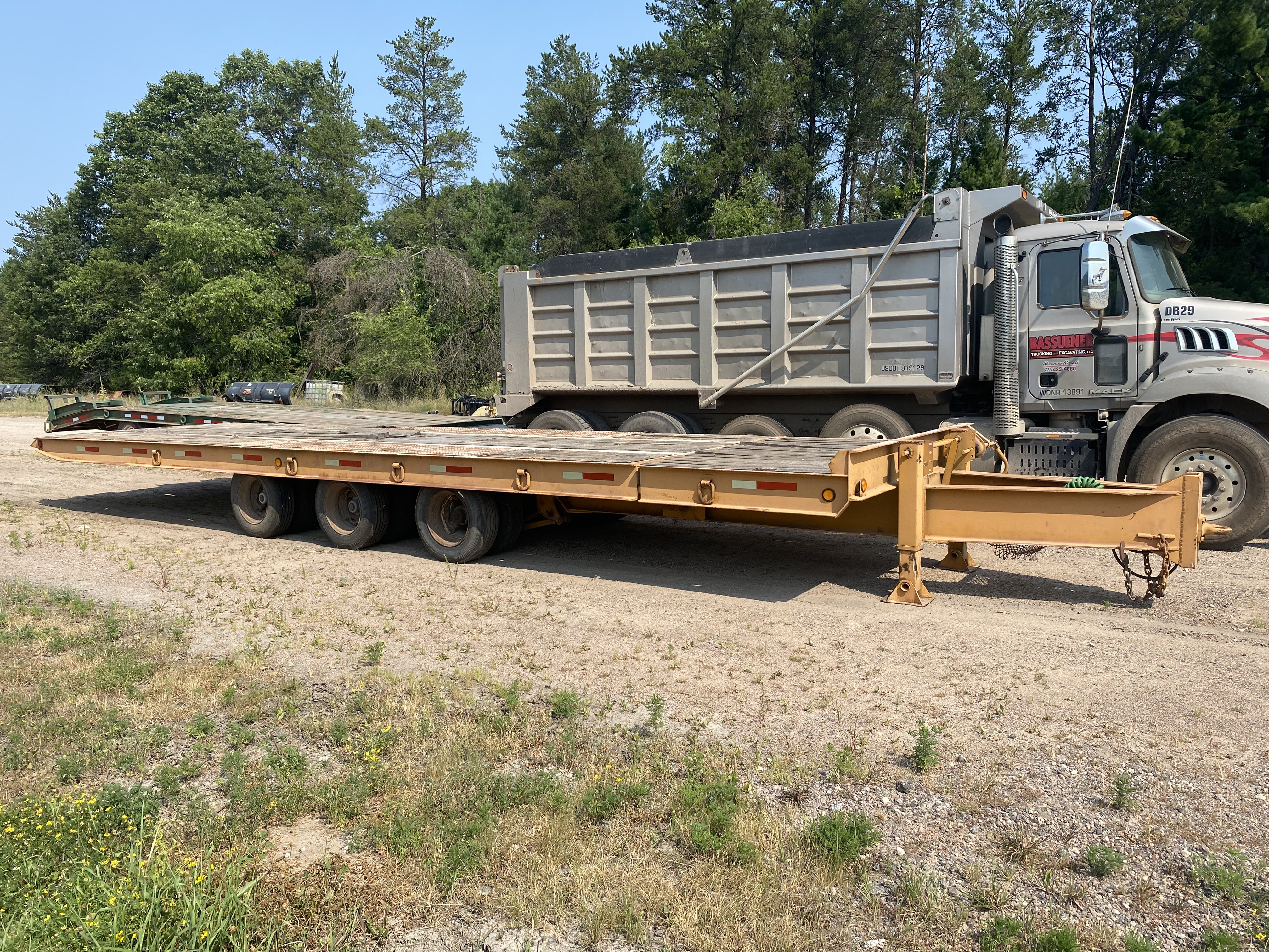 1997 TRAILBOSS 30-Ton Tiltbed Equipment Trailer in Nekoosa, WI
