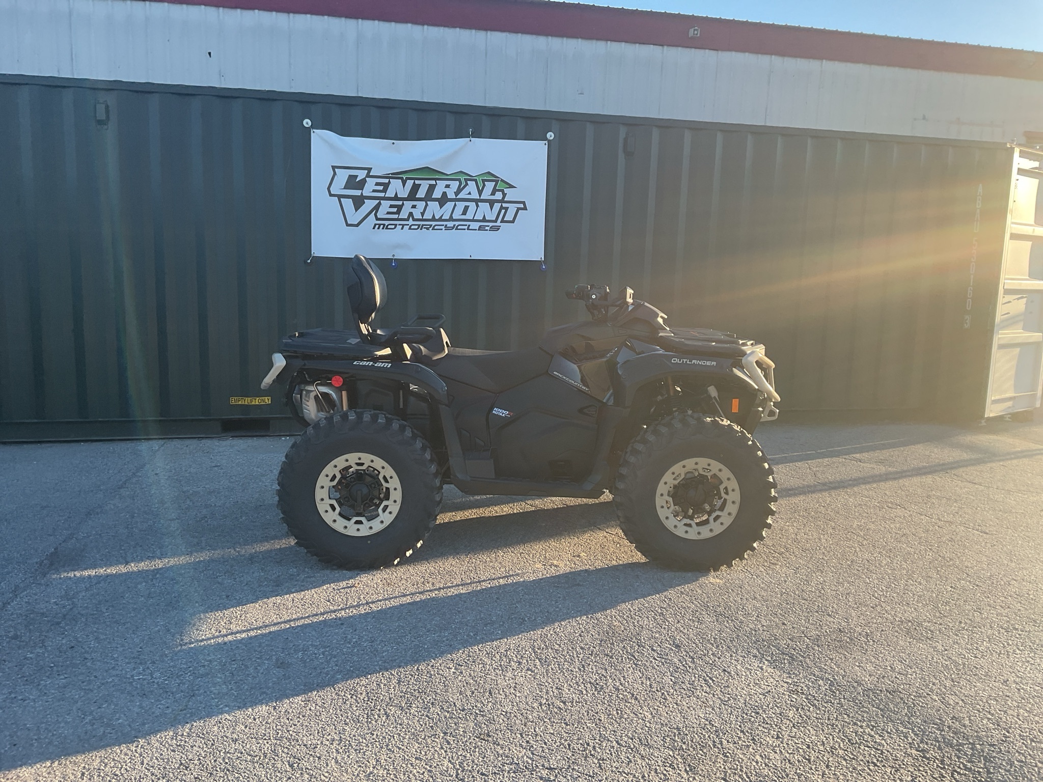 2027 Can-Am Outlander MAX Backcountry 1000R in rutland VT