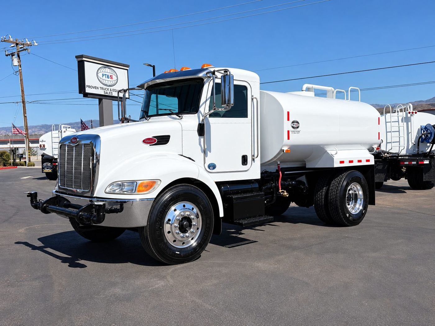 2015 PETERBILT 337 in Yucaipa, CA