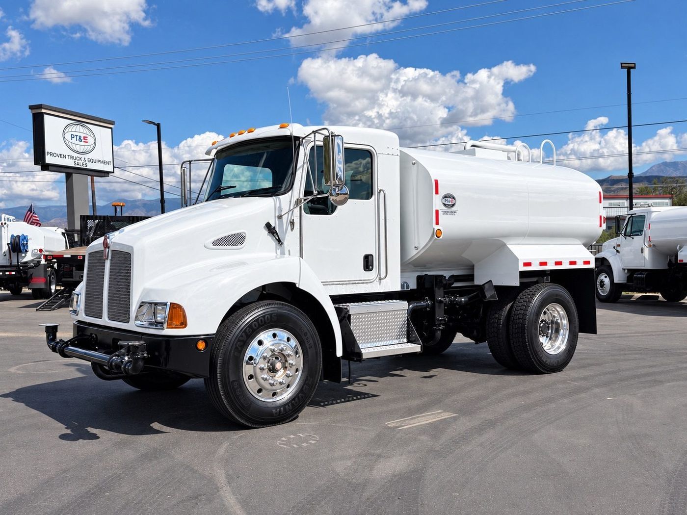 2005 KENWORTH T800 in Yucaipa, CA