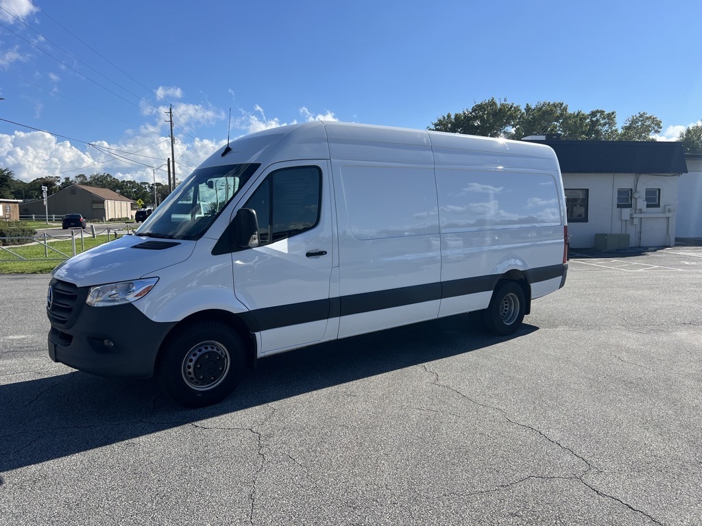2022 MERCEDES-BENZ SPRINTER 4500 4500 in Titusville, FL