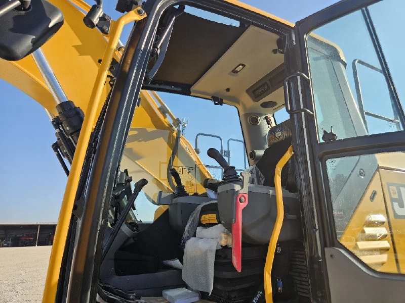 2026 JCB 220X Excavator