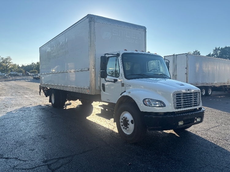 2018 FREIGHTLINER BUSINESS CLASS M2 106 in Concord, NC