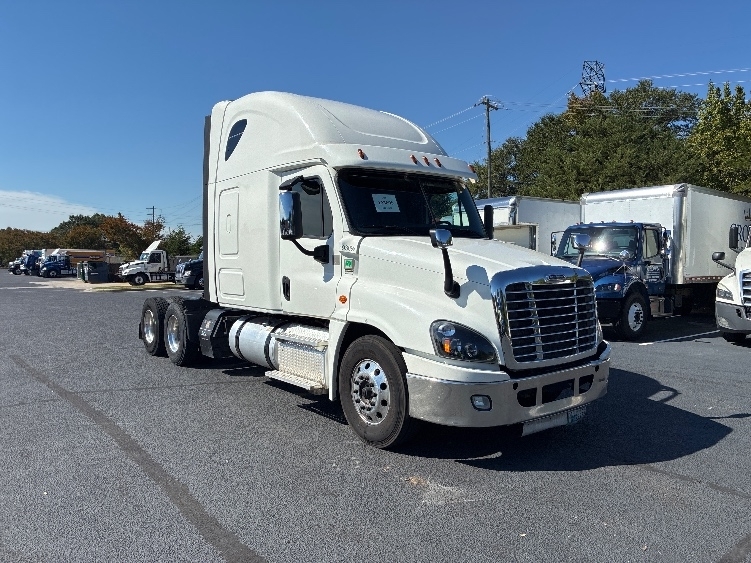 2018 FREIGHTLINER CASCADIA 125 in Greenville, SC