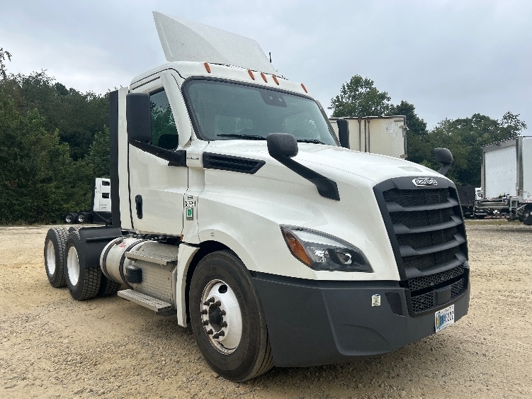 2021 FREIGHTLINER CASCADIA 126 in Asheville, NC